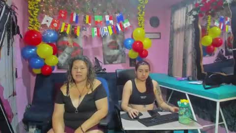 zoe and Kataleya online show from June 16, 1:37 pm