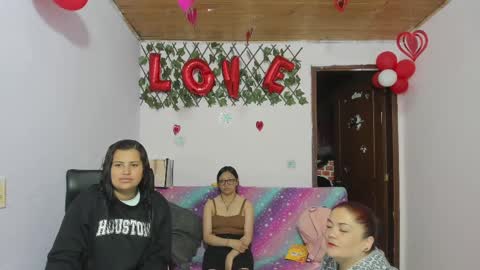 zoe and Kataleya online show from March 6, 12:19 pm