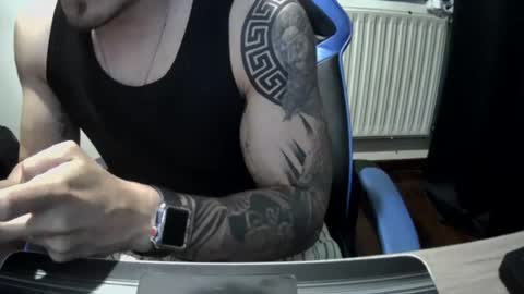 alejoduarte16 online show from June 16, 8:24 pm