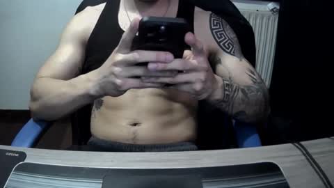 alejoduarte16 online show from April 23, 4:08 pm