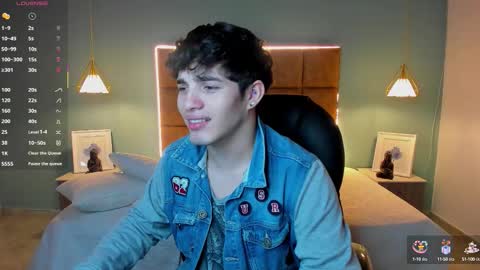 Snapshot of alejootwink chatting on October 7, 3:02 am ALejoo Saenz online show from October 7, 3:02 am