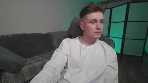 Snapshot of aleks_fisher chatting on October 21, 10:57 pm Alex and Linar online show from October 21, 10:57 pm