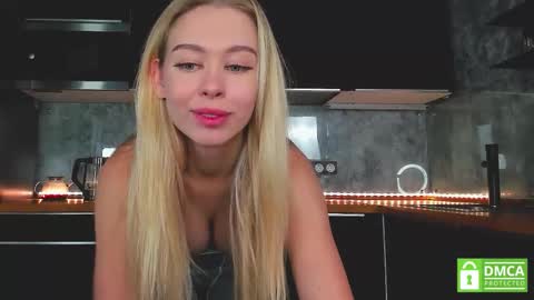 Snapshot of aleksa_cutie chatting on October 10, 9:48 am Next stream - 2 dec -  online show from October 10, 9:48 am