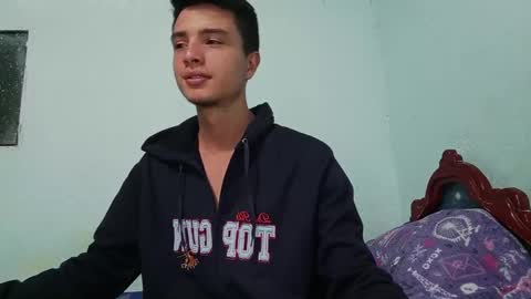 Snapshot of aleo_011 chatting on December 29, 1:45 am Alejandro online show from December 29, 1:45 am