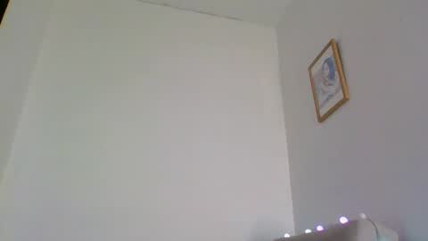 QUEEN OFF MILk  IM BACK  15 NOV online show from March 18, 10:15 pm