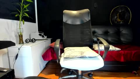 ALESSANDRO  WYE online show from October 24, 2:34 am