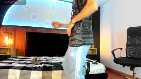 Snapshot of alessandro_dybala chatting on March 12, 3:40 pm Alessandro Dybala online show from March 12, 3:40 pm