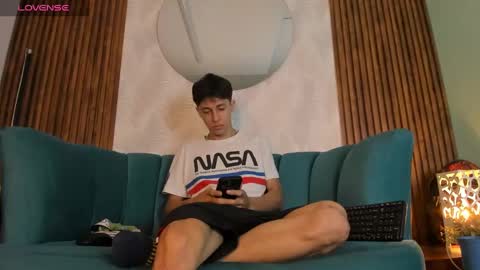 Snapshot of alessandro_dybala chatting on February 5, 2:37 pm Alessandro Dybala online show from February 5, 2:37 pm