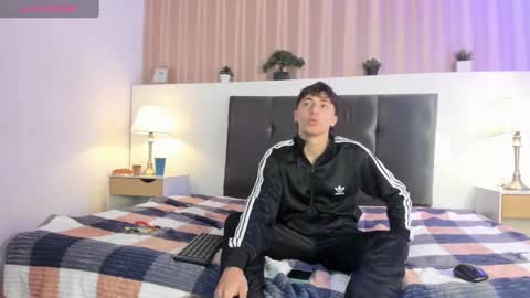 Snapshot of alessandro_dybala chatting on March 10, 3:41 pm Alessandro Dybala online show from March 10, 3:41 pm