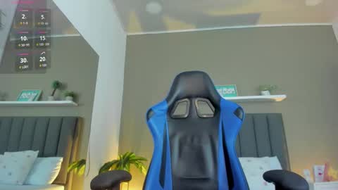 A L E S S I A online show from March 10, 8:35 pm