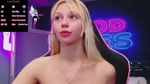 Snapshot of alessiacroft chatting on October 22, 4:37 am alessiacroft online show from October 22, 4:37 am