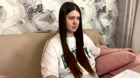Snapshot of aletta_oushen chatting on March 5, 11:38 am Aletta Oushen online show from March 5, 11:38 am