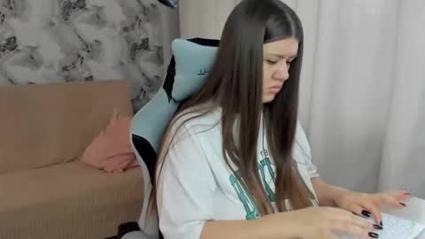 Snapshot of aletta_oushen chatting on September 28, 10:46 am Aletta Oushen online show from September 28, 10:46 am