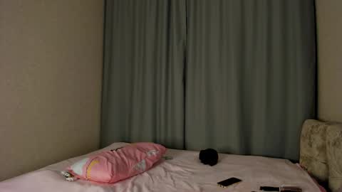 alettaevee online show from January 19, 2:32 am