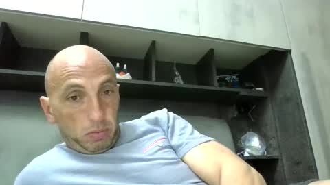 alex120475 online show from April 6, 9:27 pm