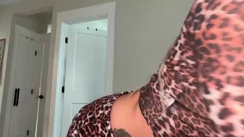 alex  online show from September 18, 9:08 pm