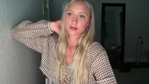 alex  online show from October 25, 11:16 pm