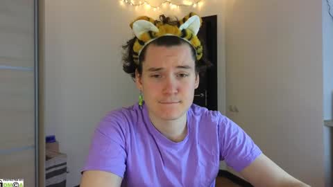 FAVORITE online show from February 6, 1:05 am