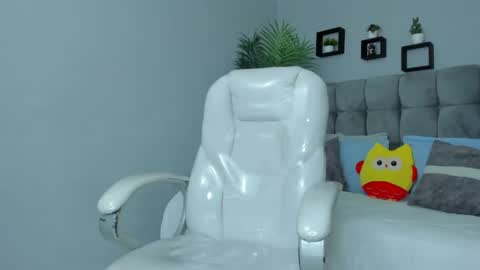 alex online show from May 21, 12:33 pm