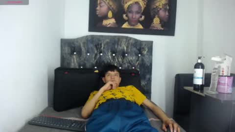 alex_it0 online show from May 19, 12:23 pm