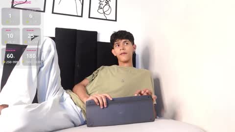 alex_mark_ online show from January 9, 1:28 pm