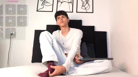 alex_mark_ online show from January 7, 1:16 pm