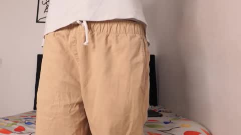 alex_mark_ online show from March 6, 5:01 pm