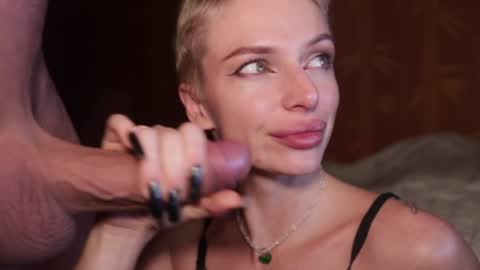 Alexa and Alex  online show from October 6, 12:17 am