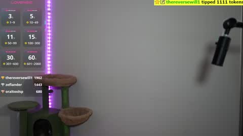 dont be afraid to click social media link its  working  just click on that  online show from October 4, 11:02 pm