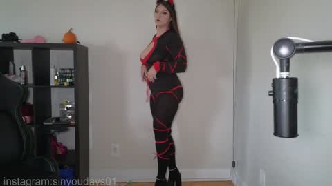 dont be afraid to click social media link its  working  just click on that  online show from October 31, 7:58 pm