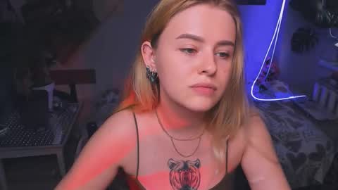 Snapshot of alexa_pirs chatting on September 19, 1:15 pm alexa_pirs online show from September 19, 1:15 pm