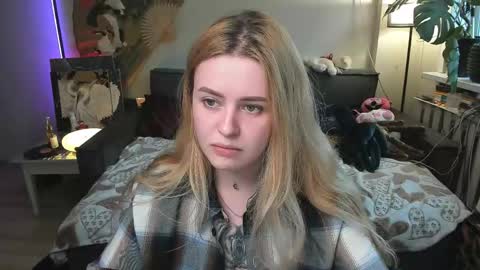 alexa_pirs online show from May 1, 3:39 pm