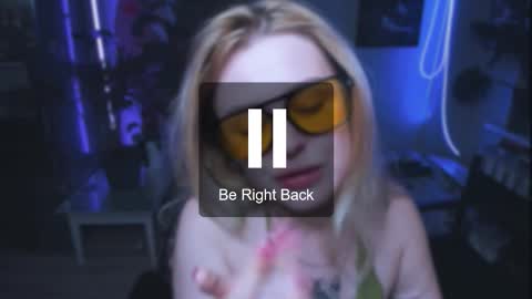 Snapshot of alexa_pirs chatting on October 8, 9:43 pm alexa_pirs online show from October 8, 9:43 pm