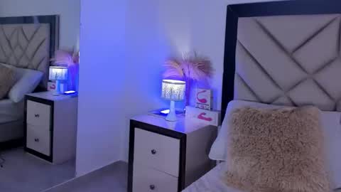 alexa_tobar online show from January 13, 11:45 pm