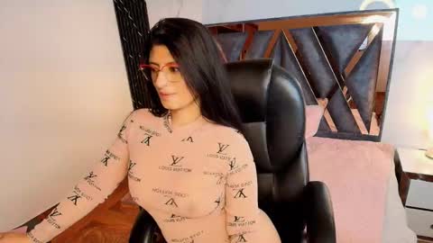 alexalaenz online show from December 5, 2:26 pm