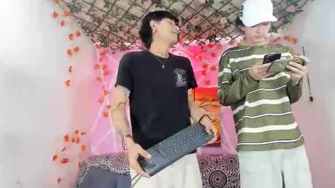 chicos hot online show from December 14, 4:13 pm