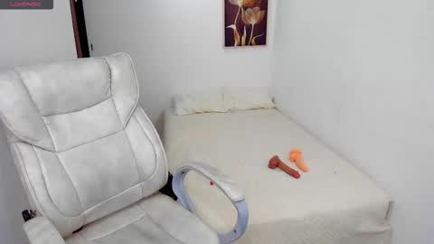 alexia_dussan online show from January 18, 9:46 pm