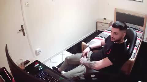 alexthepro00 online show from April 22, 10:50 pm