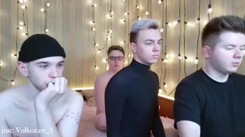 Snapshot of alexxx_d chatting on March 1, 6:32 pm AlexDimaIgor online show from March 1, 6:32 pm