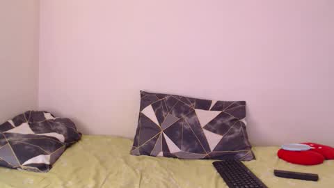 algiz_ online show from January 6, 7:29 pm