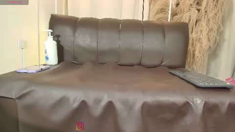 aliana_rouse online show from June 27, 2:39 am