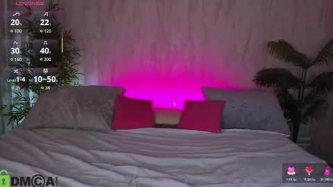 alic_black online show from November 4, 12:12 am