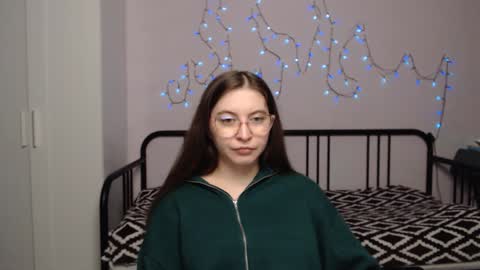 Snapshot of alice_________________________ chatting on January 12, 4:40 pm Alice online show from January 12, 4:40 pm