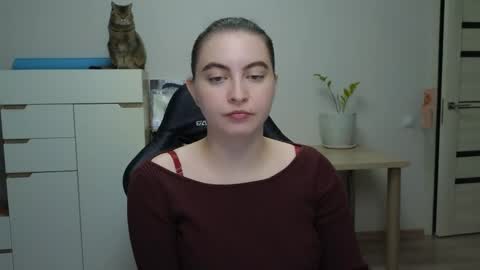 Alice online show from April 16, 8:31 pm