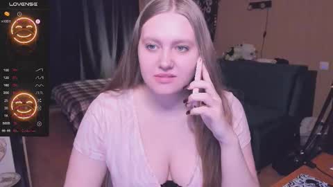 Snapshot of alice_dreamgirl_ chatting on October 1, 9:30 am Alice 3 online show from October 1, 9:30 am