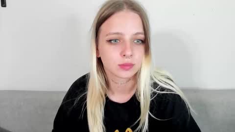 alice_halle online show from September 9, 6:52 pm