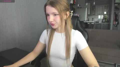 Snapshot of alice_hetfield chatting on October 8, 11:16 am My name is Alice find out about me in the Fansly  online show from October 8, 11:16 am