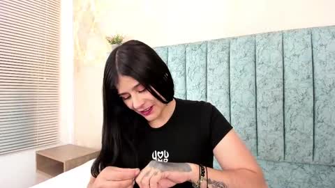 alice and amber online show from February 11, 4:01 am