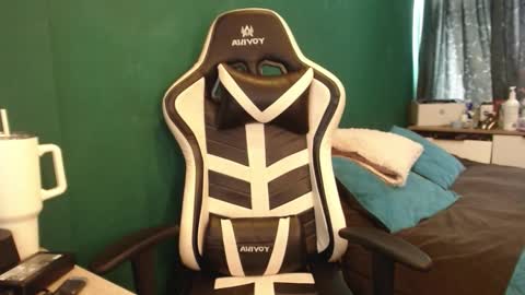 Alice online show from February 25, 5:38 pm