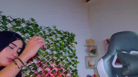 alice_rous21 online show from December 19, 1:39 pm